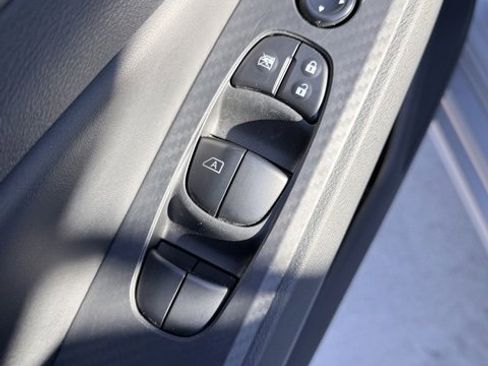 Used 2024 Nissan Altima 2.5 SV image 21