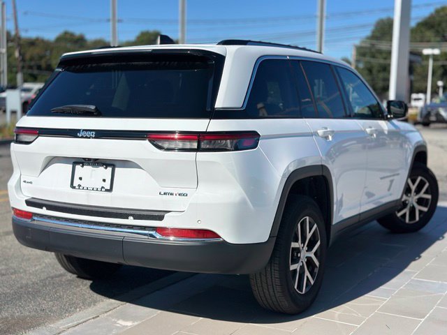 Used 2023 Jeep Grand Cherokee Limited AWD/4WD image 7