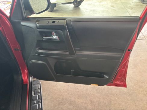 Used 2024 Toyota 4Runner TRD Off-Road image 34