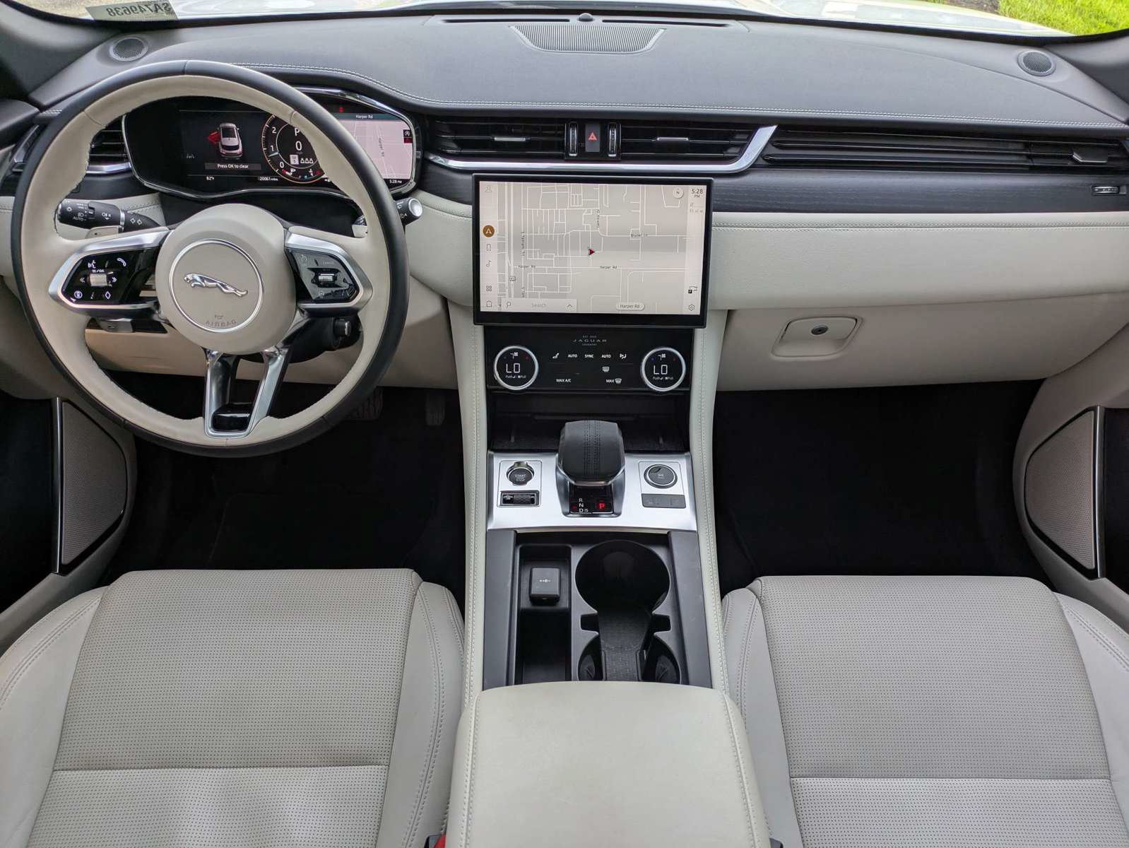 Used 2025 Jaguar F-PACE R-Dynamic S AWD/4WD image 13