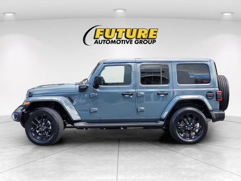 Used 2025 Jeep Wrangler Unlimited Sahara AWD/4WD image 8