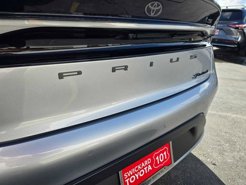 Used 2024 Toyota Prius Prime SE image 16