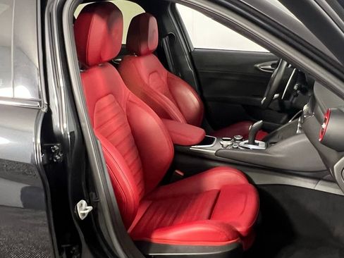 Used 2023 Alfa Romeo Giulia Veloce image 27