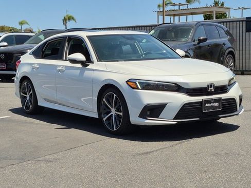 Used 2024 Honda Civic Touring image 4