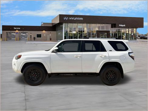 Used 2023 Toyota 4Runner SR5 image 2