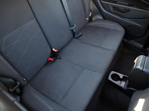 Used 2015 Ford Fiesta SE image 12