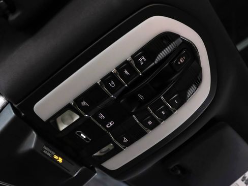 Used 2019 Porsche Macan S image 29