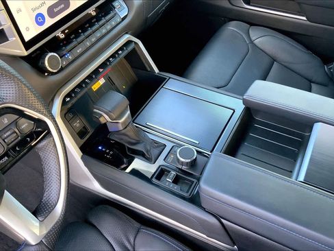 Used 2024 Toyota Tundra Platinum image 17