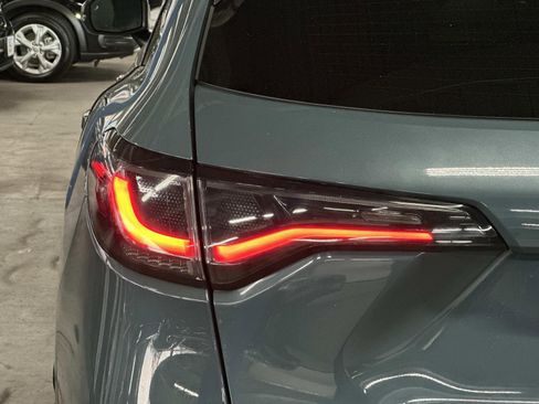 Used 2023 Honda HR-V EX-L image 8