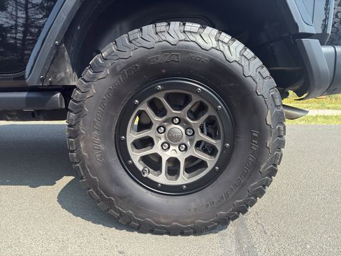Used 2023 Jeep Wrangler Unlimited Rubicon 392 w/ Xtreme Recon 35" Tire Package image 11