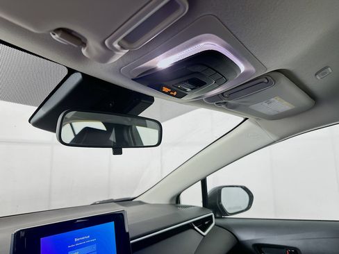 Used 2023 Toyota Corolla LE FWD image 18