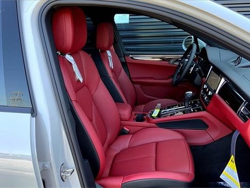 New 2026 Porsche Macan S image 24