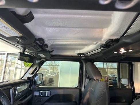 Used 2021 Jeep Wrangler Unlimited Sahara w/ Uconnect 4C Nav & Sound Group AWD/4WD image 13