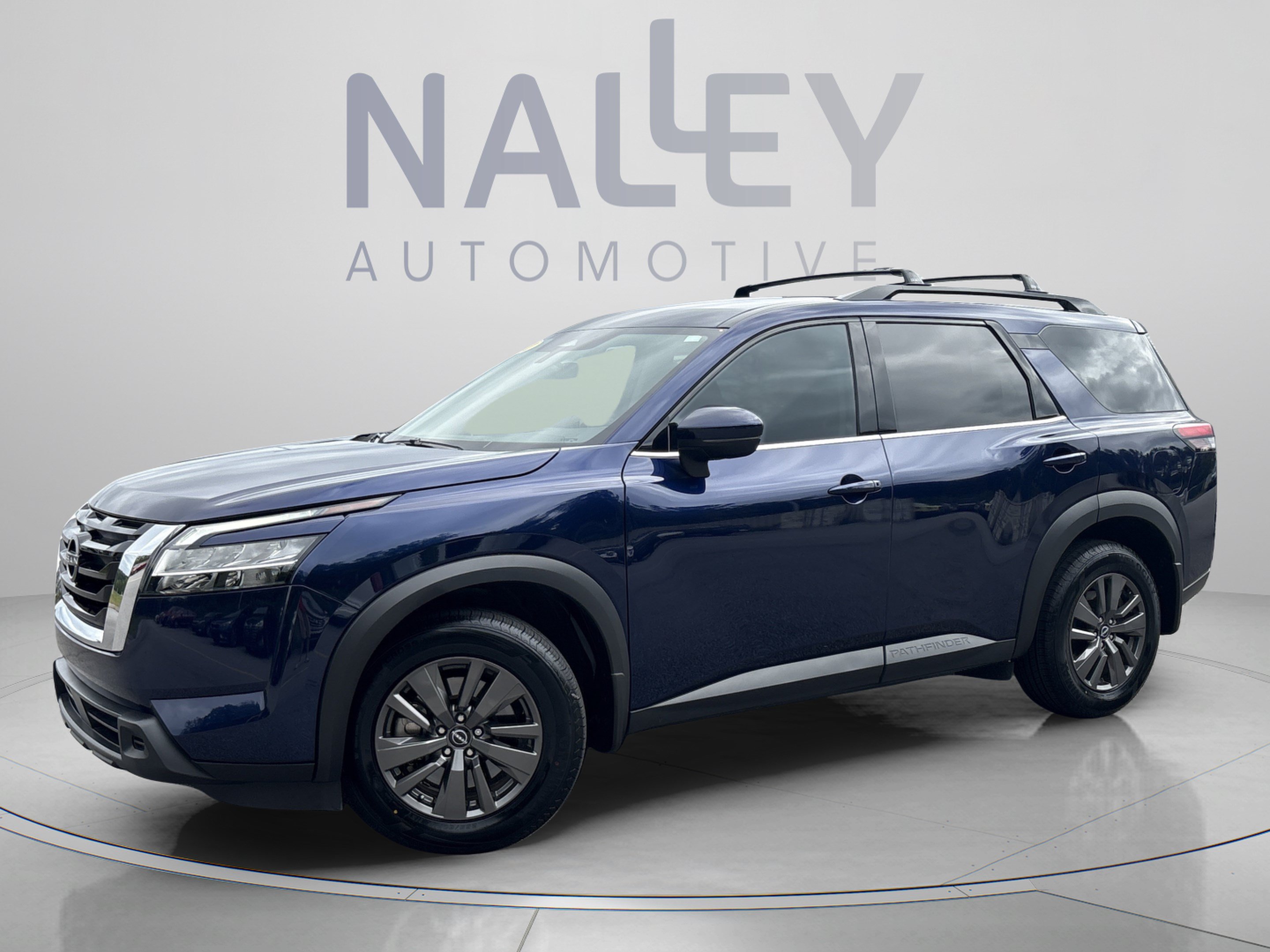 Used 2022 Nissan Pathfinder SV FWD image 1