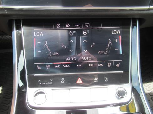 Used 2025 Audi Q7 3.0T Premium Plus AWD/4WD image 28