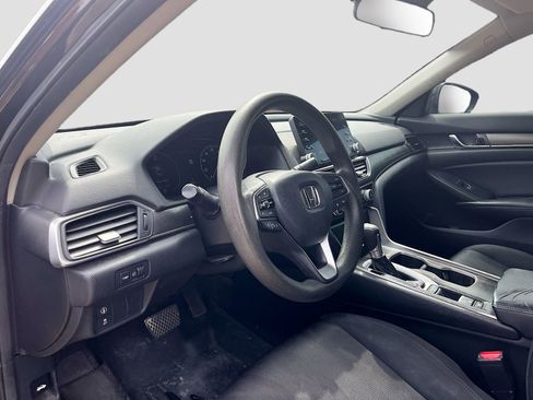 Used 2018 Honda Accord LX image 9