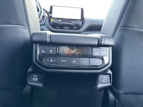 Used 2024 Toyota Grand Highlander AWD Hybrid image 23
