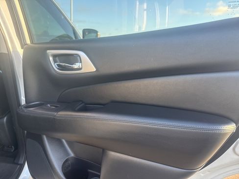 Used 2020 Nissan Pathfinder SV w/ Cargo Package image 14