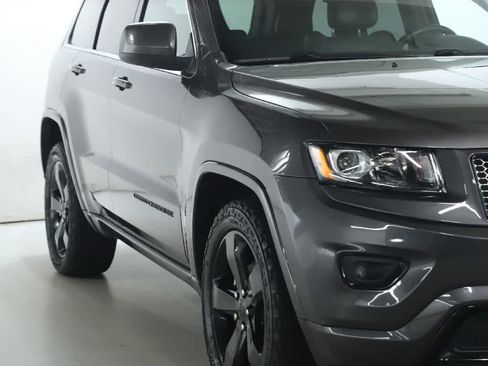 Used 2014 Jeep Grand Cherokee Altitude AWD/4WD image 8