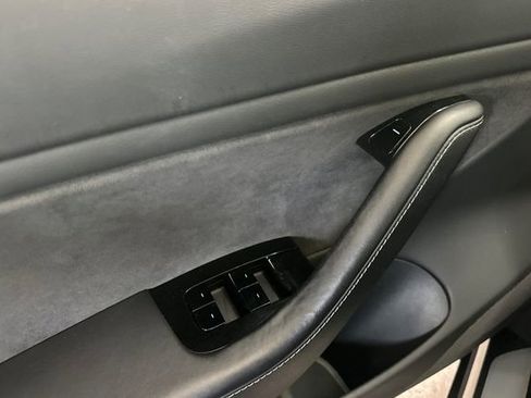 Used 2018 Tesla Model 3 Long Range RWD image 12