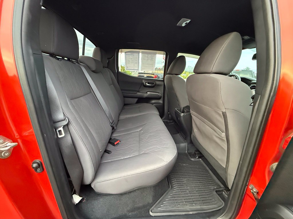 Used 2018 Toyota Tacoma TRD Sport w/ Technology Package AWD/4WD image 24