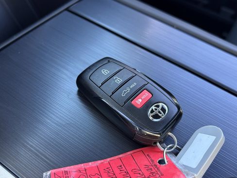 Used 2023 Toyota Tundra Platinum image 27