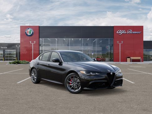 New 2025 Alfa Romeo Giulia AWD w/ Driving Assist Package image 3