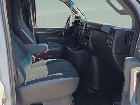 Used 2023 GMC Savana 2500 w/ Driver Convenience Package RWD image 15