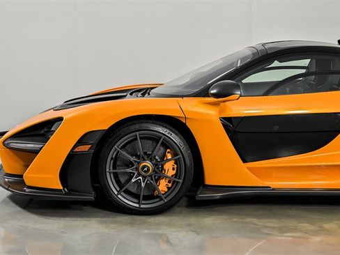 Used 2019 McLaren Senna RWD image 10