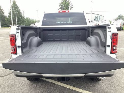 New 2026 RAM 2500 Tradesman w/ Chrome Appearance Group AWD/4WD image 17