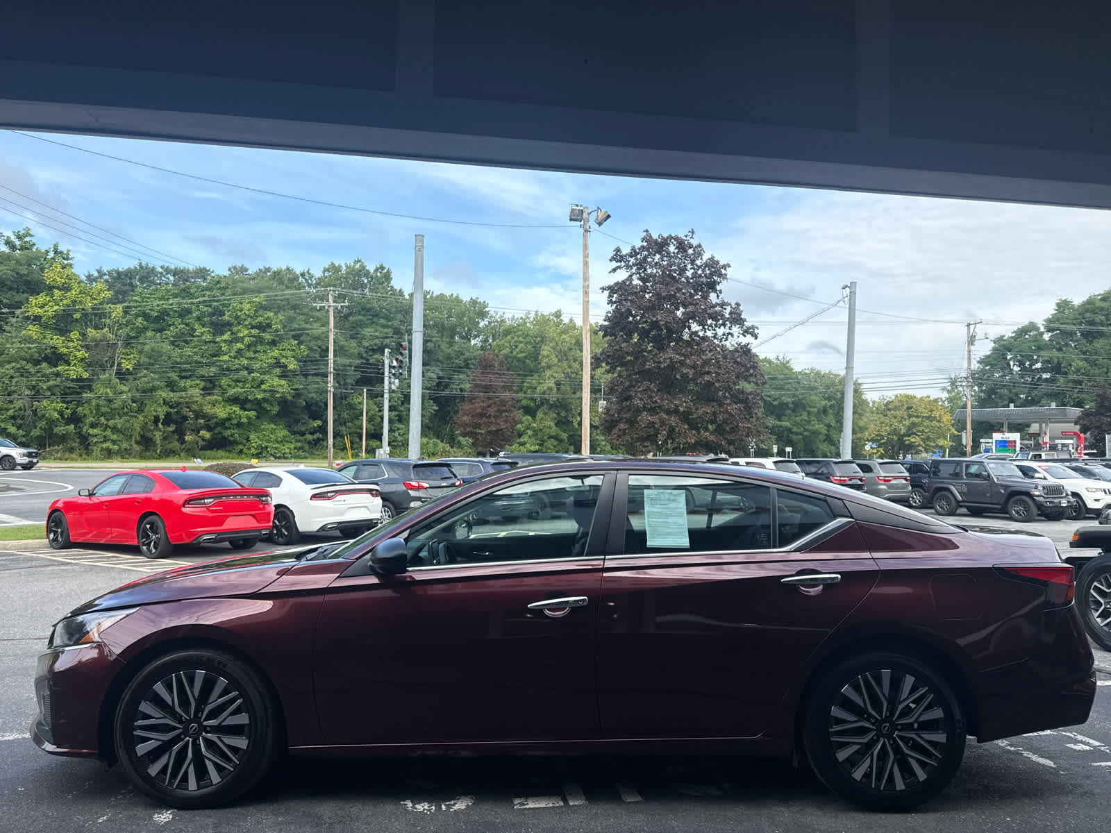 Used 2024 Nissan Altima 2.5 SV FWD image 7