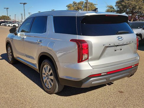 Used 2024 Hyundai Palisade SEL image 3