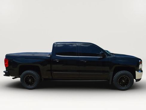 Used 2018 Chevrolet Silverado 1500 LTZ Z71 w/ LTZ Plus Package AWD/4WD image 11