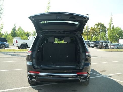 Used 2023 Jeep Grand Cherokee L Overland AWD/4WD image 18