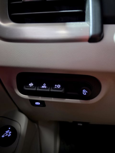 Used 2024 GMC Terrain Denali w/ Denali Premium Package AWD/4WD image 35