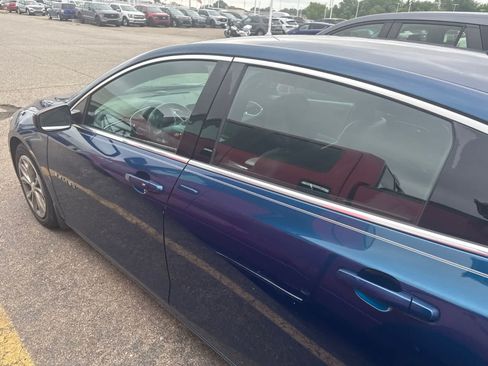 Used 2019 Chevrolet Malibu LT w/ Leather Package FWD image 15