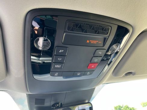 New 2027 Kia Carnival FWD image 19
