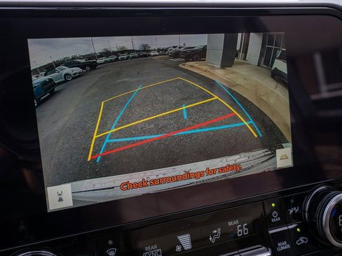 Used 2023 Toyota Highlander Limited image 19