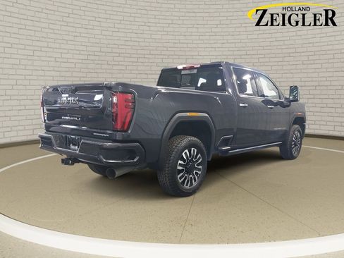 Used 2025 GMC Sierra 2500 Denali Ultimate AWD/4WD image 5