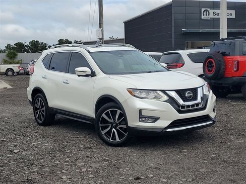Used 2019 Nissan Rogue SL w/ Premium Package image 40