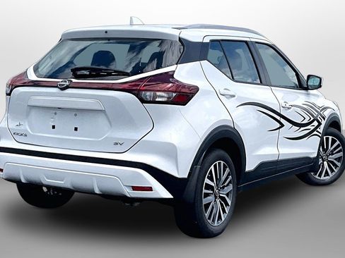 Used 2023 Nissan Kicks SV FWD image 11