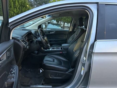 Used 2022 Ford Edge Titanium image 9