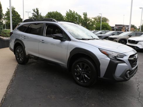 Used 2023 Subaru Outback Onyx Edition AWD/4WD image 6