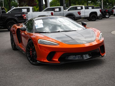 Used 2022 McLaren GT RWD image 2