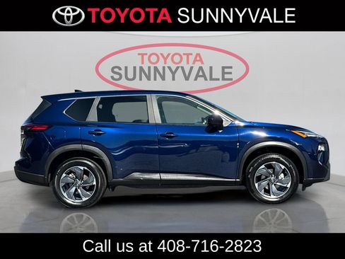 Used 2025 Nissan Rogue SV FWD image 9