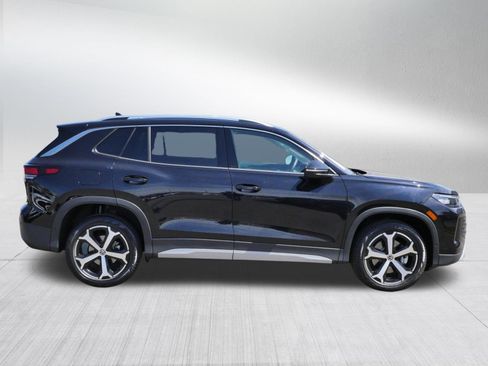 Certified 2025 Volkswagen Tiguan SE AWD/4WD image 8