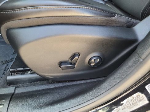 Used 2019 Jeep Cherokee Latitude Plus w/ Comfort/Convenience Group FWD image 13