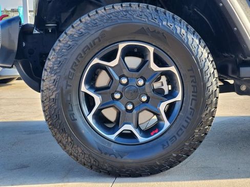 Used 2023 Jeep Wrangler Unlimited Rubicon AWD/4WD image 10