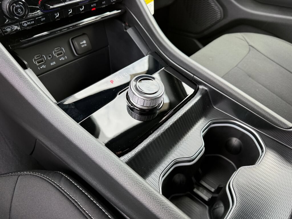 New 2027 Jeep Grand Cherokee Laredo AWD/4WD image 28