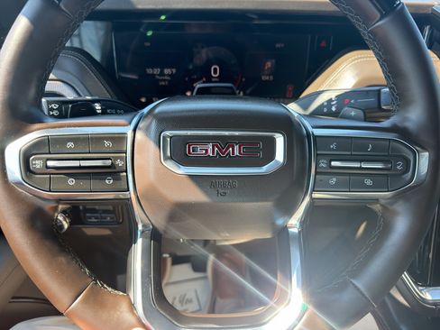 Used 2025 GMC Yukon Elevation AWD/4WD image 21